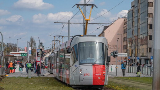Зміни в оплаті проїзду в Празі не ухвалили - українці й надалі можуть їздити безкоштовно