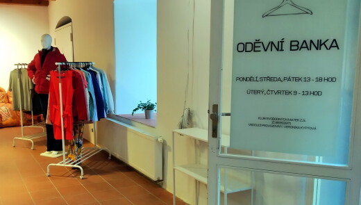 Банк одягу - в Празі є місце, де можна брати та віддавати одяг безкоштовно