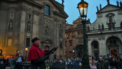В Празі влаштують безкоштовну екскурсію з ліхтарником