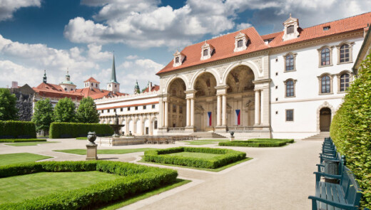 Безкоштовні екскурсії старовинними садами Праги